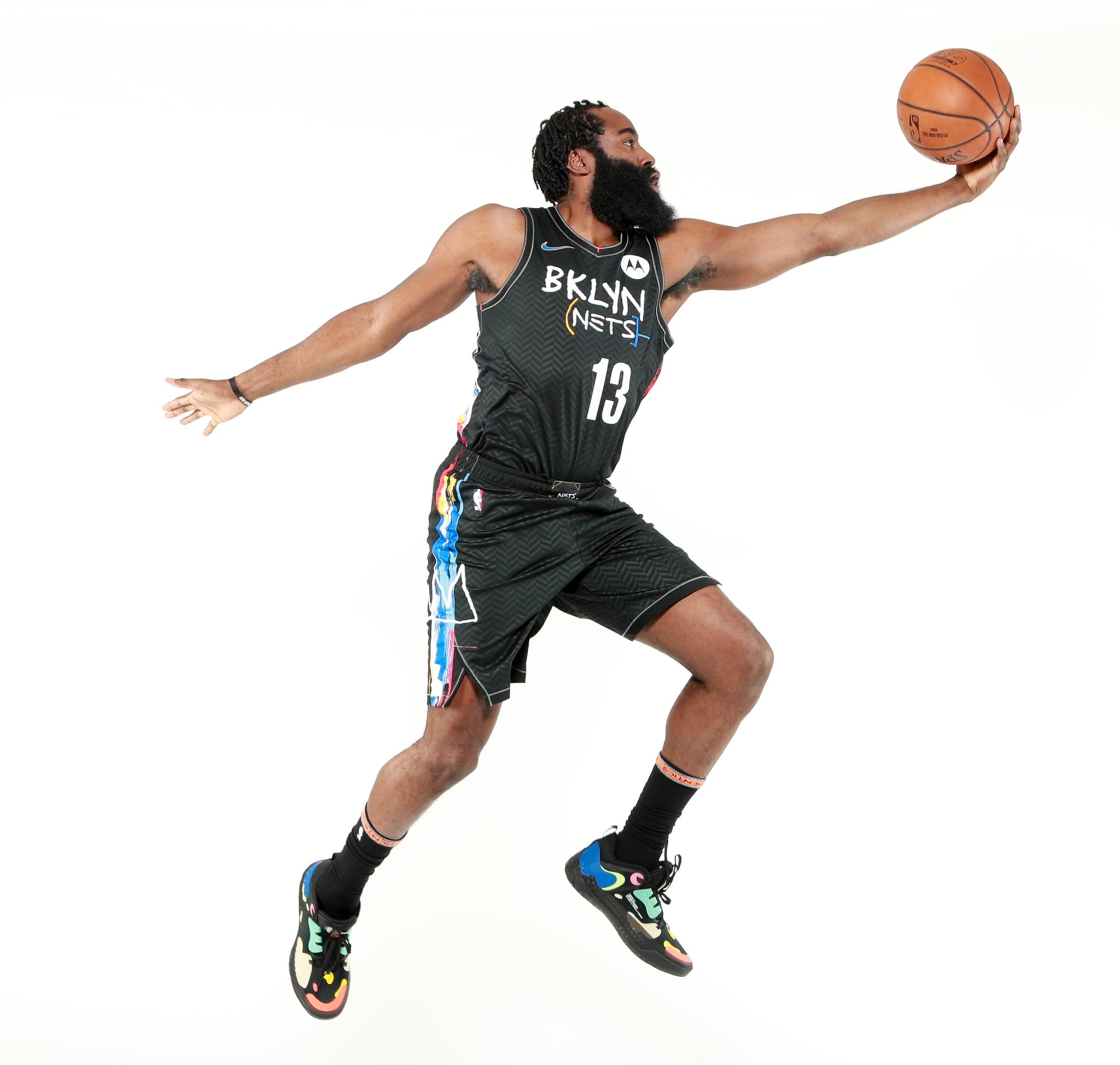 意甲：尤文2-0战胜卡利亚里（意甲：尤文两球零封卡利亚里）