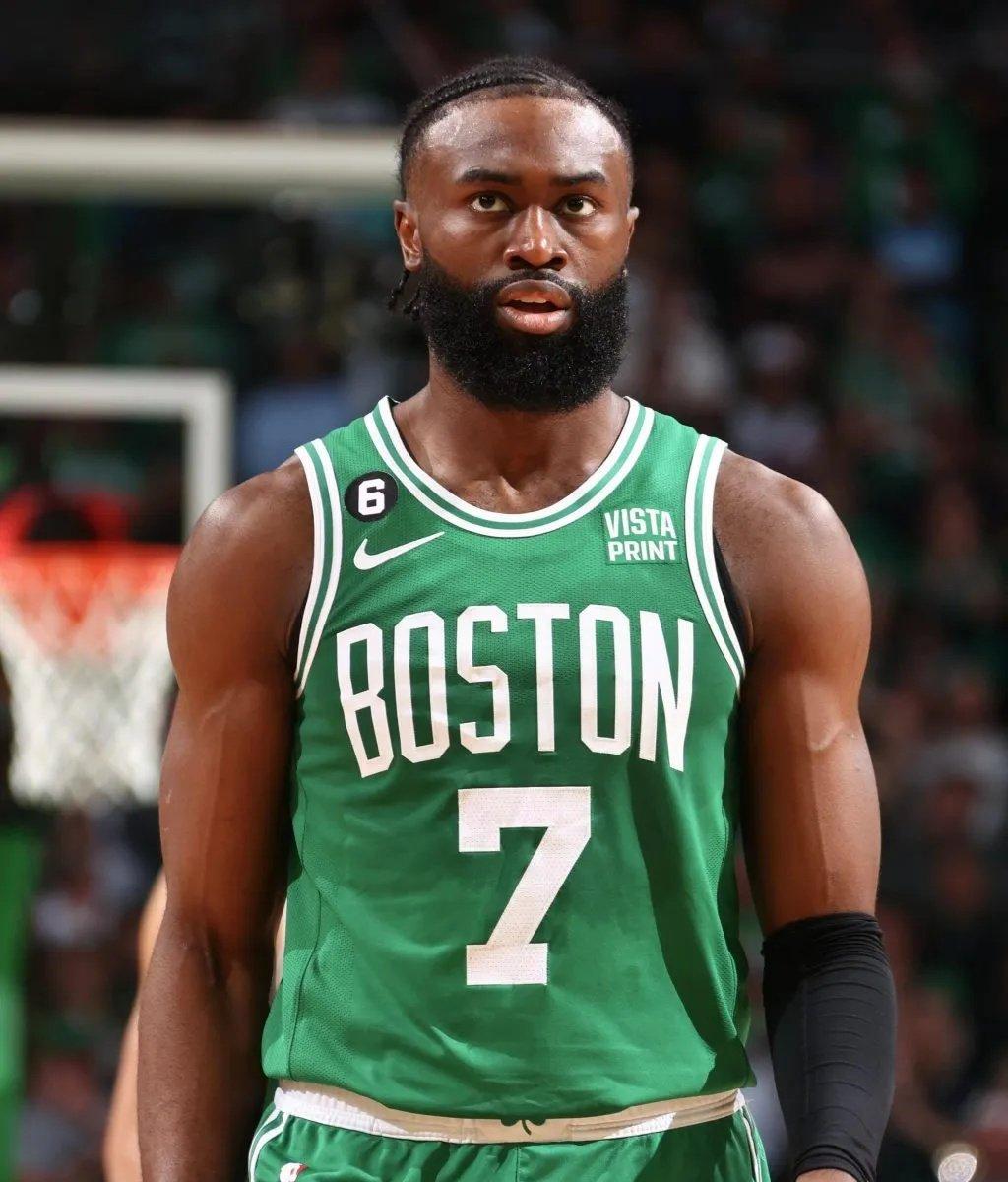 法尔克：曼联和纽卡曾有意沃尔特马德，但他目前不想离开德甲（德媒法尔克：曼联与纽卡曾追求沃尔特马德，球员暂不打算离开德甲）