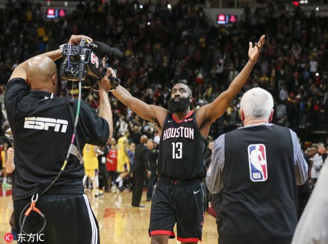 梅西：踢球不会在意纪录；希望能够参加2026世界杯（梅西：踢球不看重纪录，盼出战2026年世界杯）