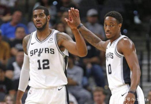 桑德兰主帅：扎卡对阿森纳的了解对我们很重要，他说能有斩获（桑德兰主帅：扎卡熟悉阿森纳对球队至关重要，他认为我们有望取分）