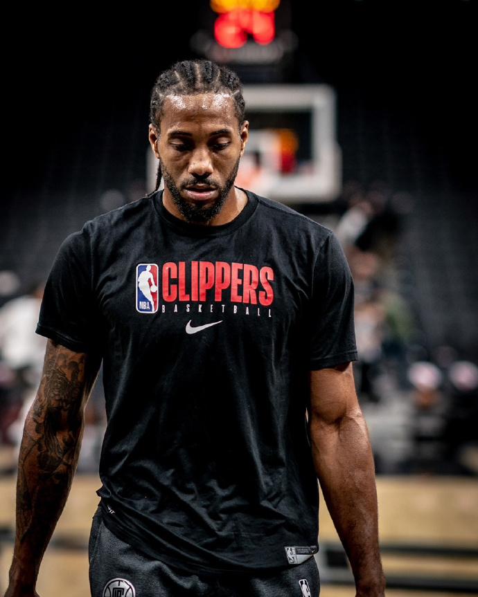 五大联赛年薪排名：哈兰德3170万欧居首，姆巴佩3130万欧第二（五大联赛年薪榜：哈兰德以3170万欧领跑，姆巴佩3130万欧居次）