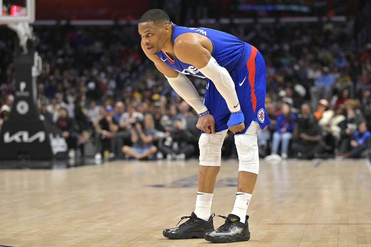 文班亚马谈淘汰赛：我对自己非常有自信，一切都将水到渠成（文班亚马谈淘汰赛：对自己笃定，结果自会水到渠成）