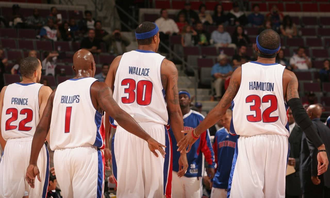 队记：拉尔森的左脚踝X光检查结果为阴性，明天进行MRI检查（队记者：拉尔森左踝X光无异常，明日将接受核磁共振检查）